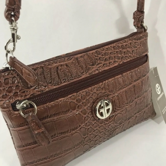 Giani Bernini Wristlet - Picture 5 of 7